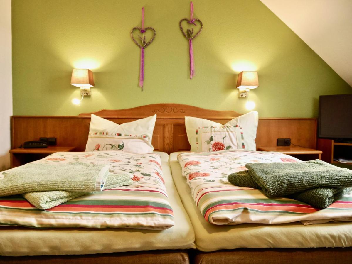 Pension Gruenes Herz Tonndorf Bagian luar foto