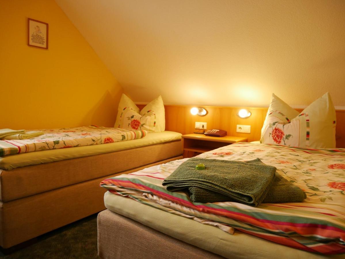 Pension Gruenes Herz Tonndorf Bagian luar foto